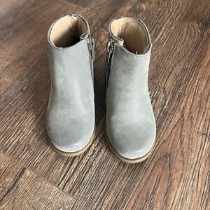 Rachel Zoe grey suede booties, little girls 8